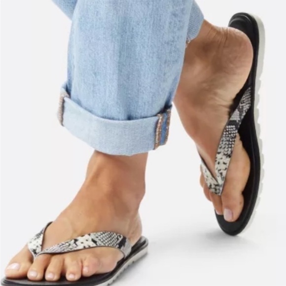 Sorel Shoes - New Sorel Ella ll  Flip Flops Thong snake print Leather sandals 7